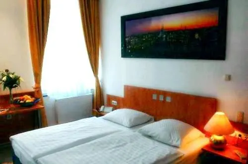 City Hotel Storch Cologne 2*,  Allemagne
